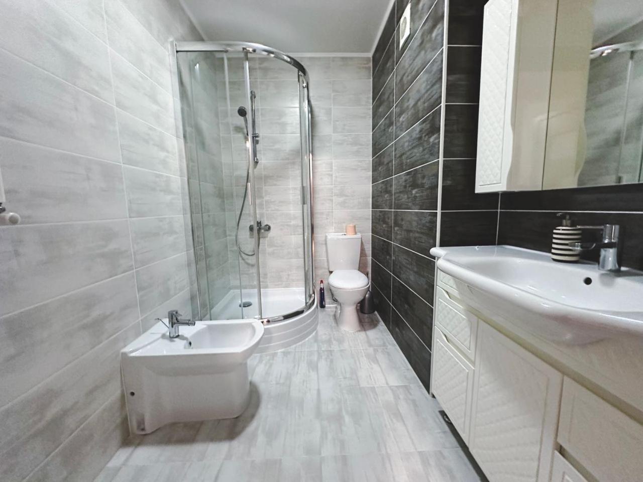 4Rent Lovely Apartment Chisinau Ngoại thất bức ảnh